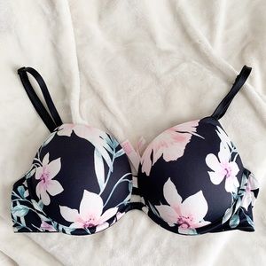 PINK VS Wear Everywhere Super Push-Up Bra